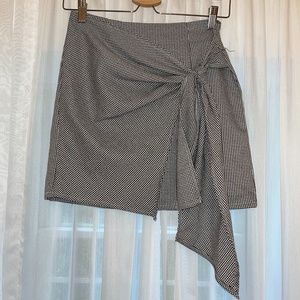 LF Checkered Mini Skirt with Tie